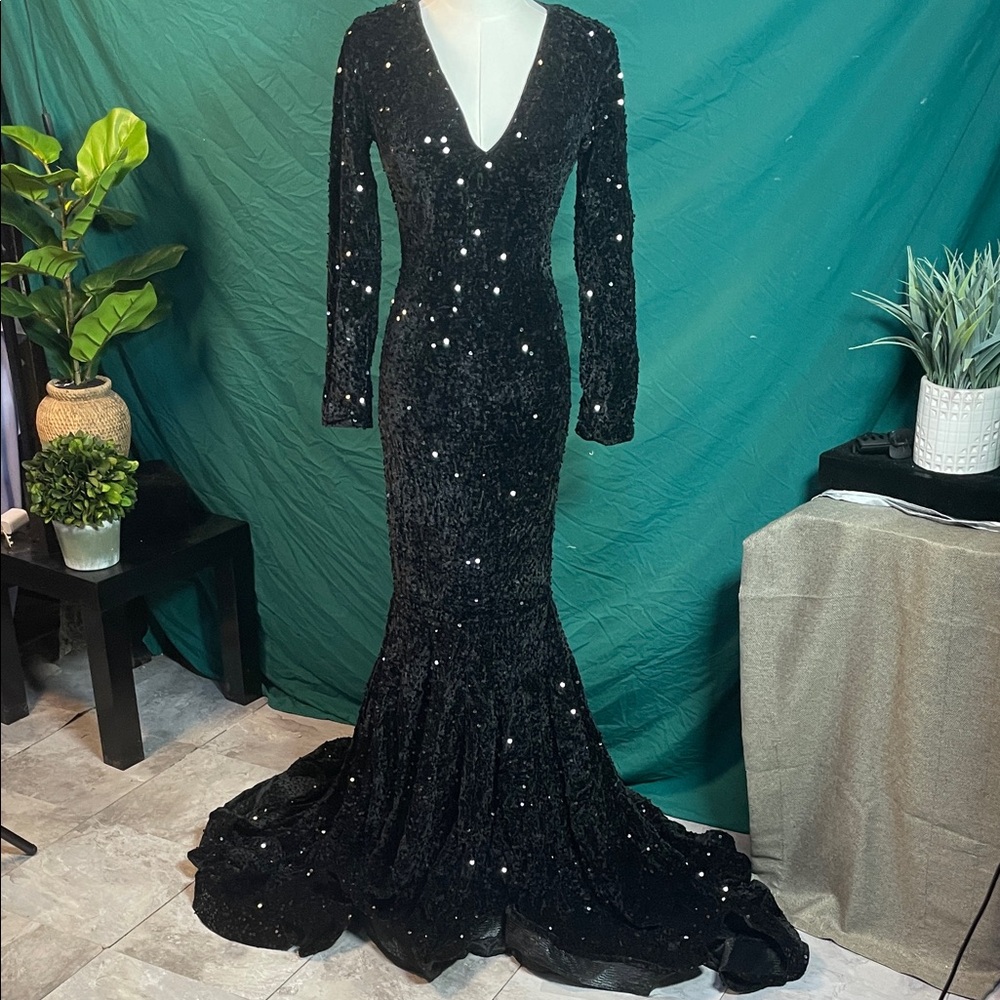 Stunning Black Long Sleeve Evening Dress